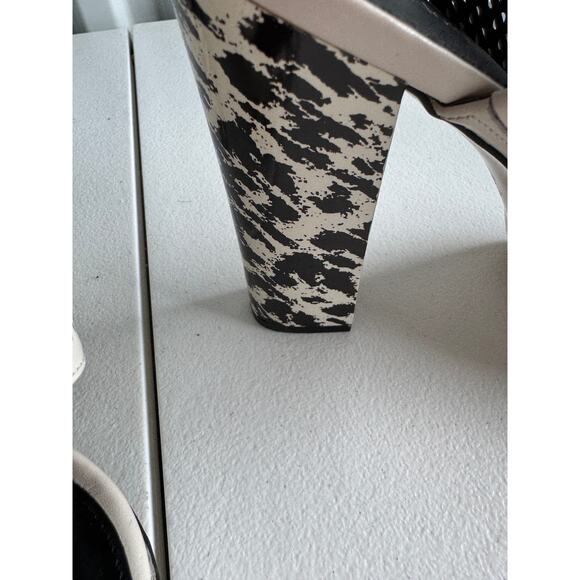 Calvin Klein Black and White Platform Heels Leather 9.5 - Picture 2 of 8